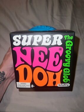 **AUTHENTIC** Super NeeDoh The Groovy Glob Blue